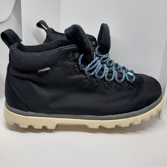 NATIVE BOOTS - Size 11 - Picture 4 of 4